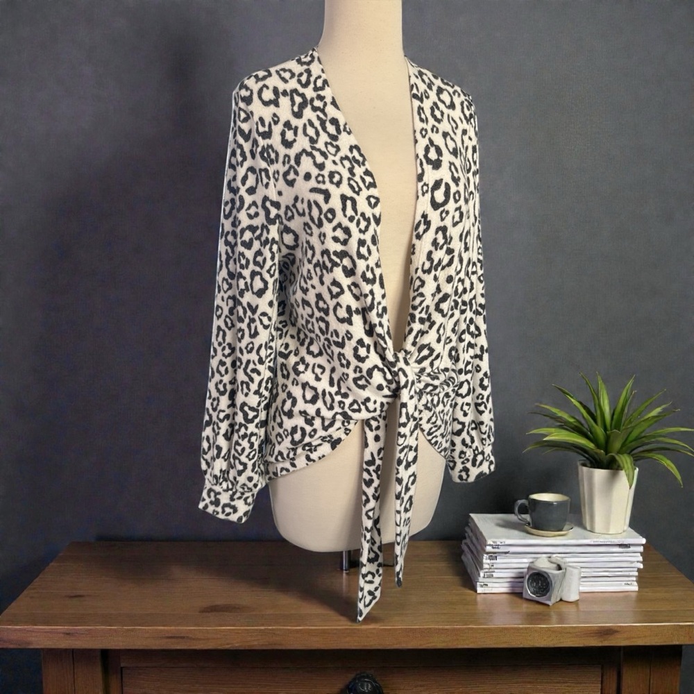 Chico’s‎ Tie Front Cardigan Size 1/M Black White Animal Print Open Front